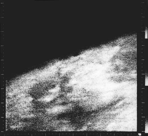 人类第一张近距离拍摄的火星照片 图片来源：NASA