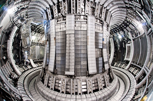 欧洲联合环状反应堆在5秒内产生了创纪录的59兆焦耳能量。图片来源：CHRISTOPHER ROUX （CEA-IRFM）/CC BY